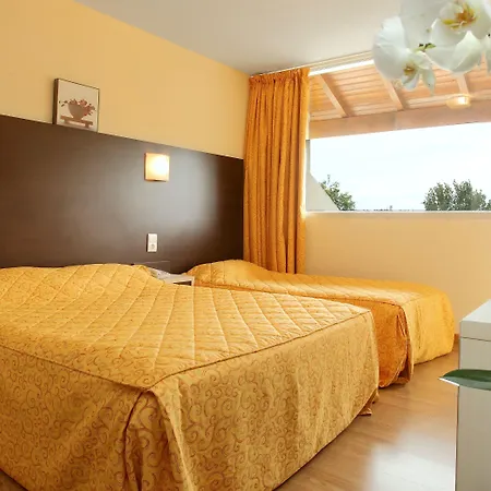 Le Clos Roussillon Pres De Sarlat Hotel