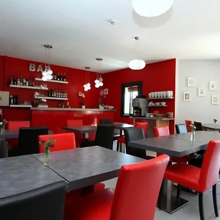 Hotel Le Clos Roussillon Pres De Sarlat 3*