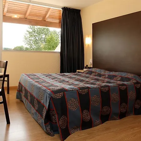 Le Clos Roussillon Pres De Sarlat Hotel 3*
